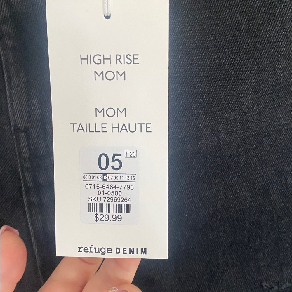 Refuge High Rise Black Jeans - Picture 3 of 4
